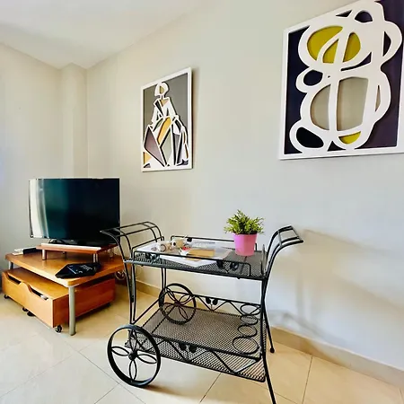 Poolside Paradise Appartement