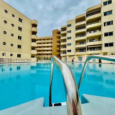 Poolside Paradise Appartement *