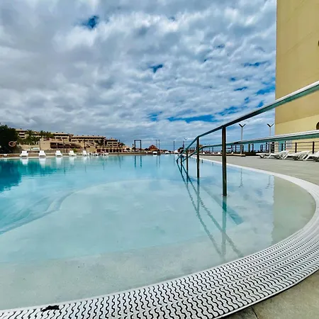 Poolside Paradise Appartement *