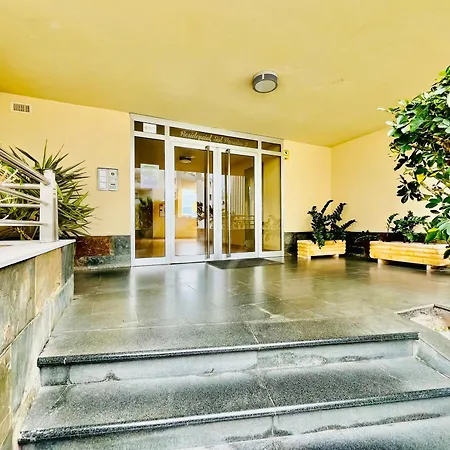 Poolside Paradise Appartamento *