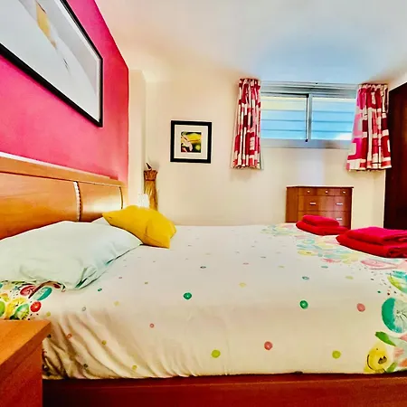 Poolside Paradise Apartamento