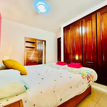 Poolside Paradise Apartamento *