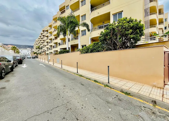 Poolside Paradise Διαμέρισμα