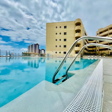 Lägenhet Poolside Paradise *