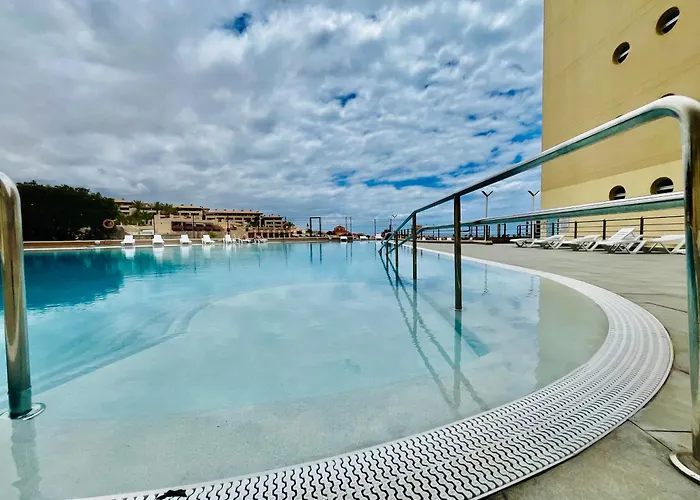 Poolside Paradise Appartement *